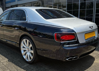Bentley Flying Spur V8S-3