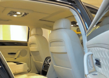 Bentley Flying Spur V8S-4
